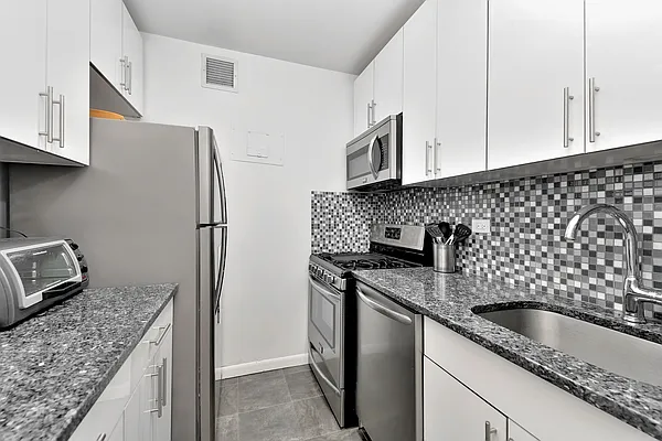 Rented by Compass | media 3