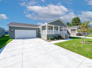 2768 Naples Ct, Lapeer, MI 48446