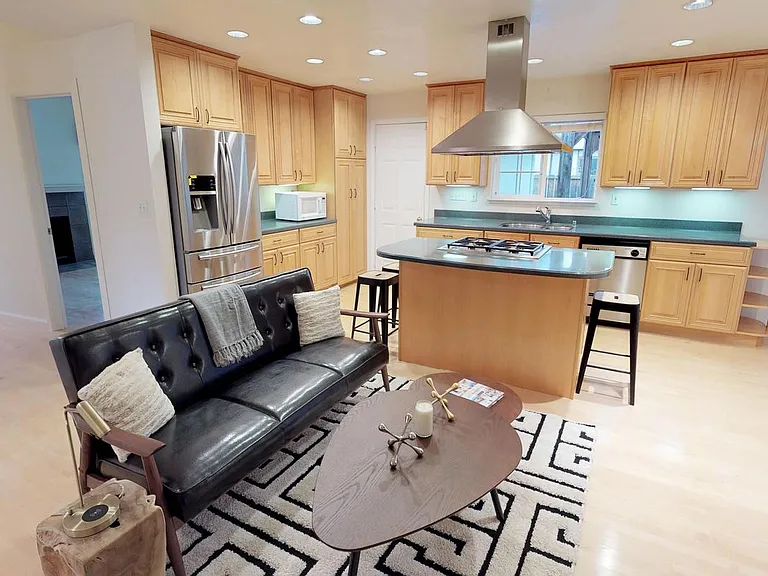 602 Teredo Dr — Photo 1