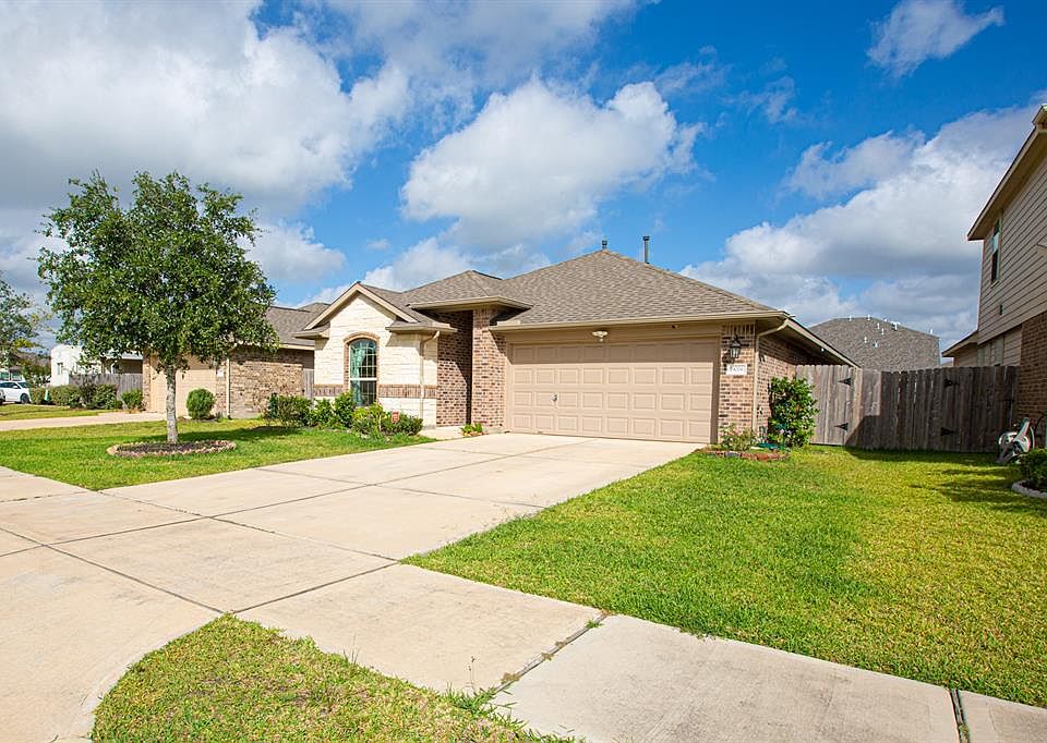 1st image of 19006 Whitehaven Bend Ln