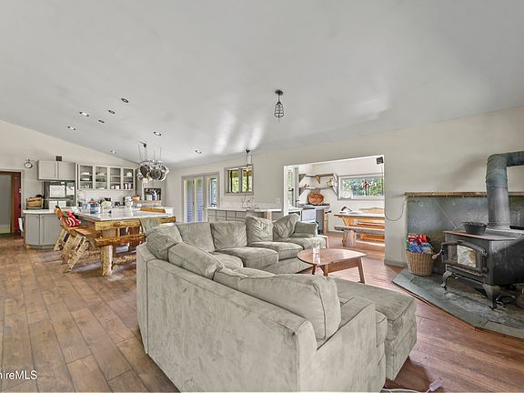 5th image of 451 Williamstown Rd