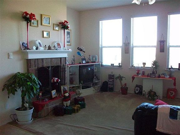 3rd image of 1012 Kenwood Dr