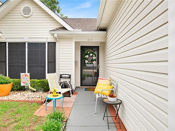 4th image of 643 Spring Lake Ct