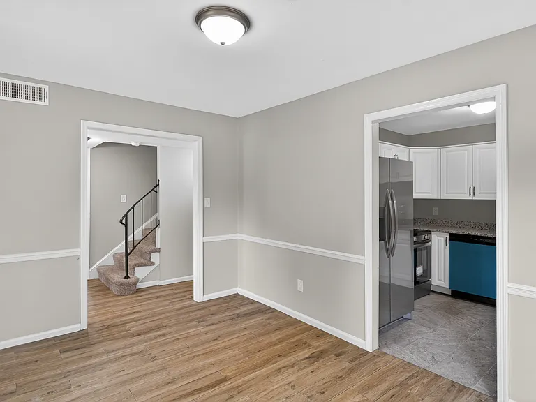 399 Circuit Ln #F — Photo 9
