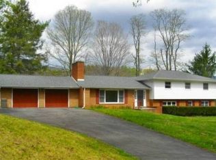 518 Scenic Dr, Narrows, VA 24124