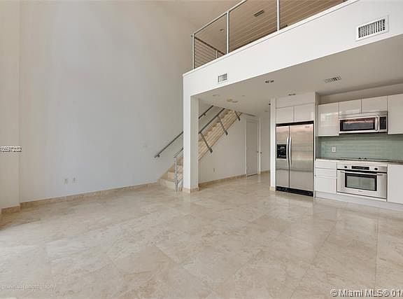 3rd image of 1050 Brickell Ave APT 1008