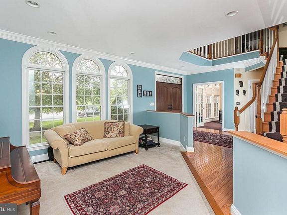 5th image of 12 Old Manor Ct