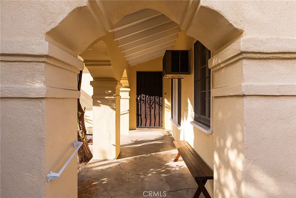 3 bed, 1.5 bath, 1418 sqft, $5,100 — Photo 3