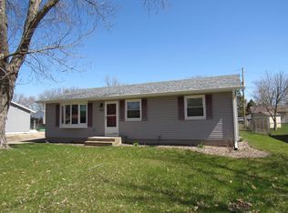 2221 S Osborne Ave, Janesville, WI 53546
