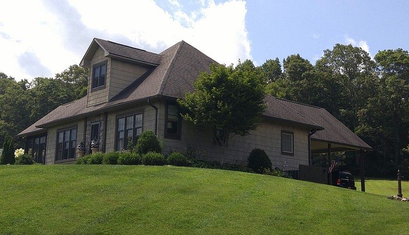 1st image of 198 Stephany Ln