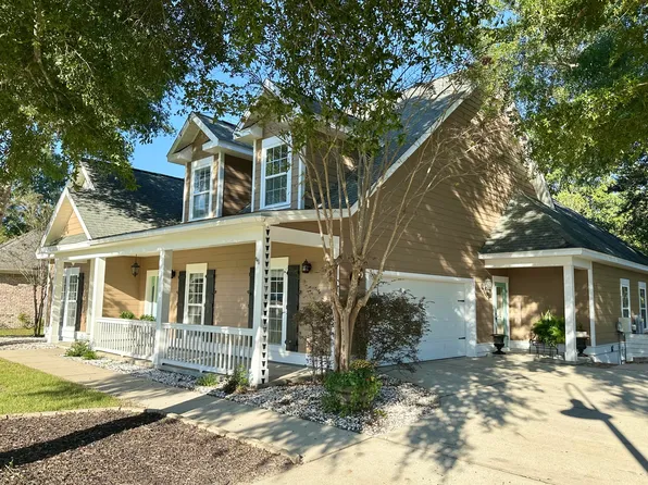 786 Symphony Way, Freeport, FL 32439