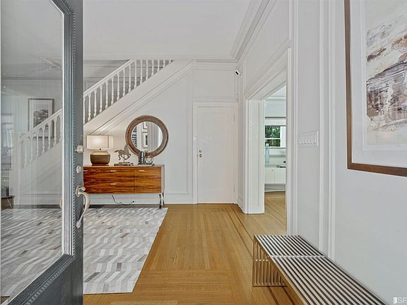 2nd image of 2637 Broderick St