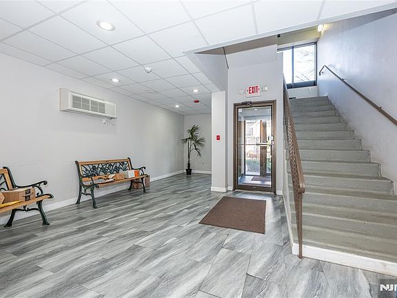 5th image of 75 Union St APT 5E