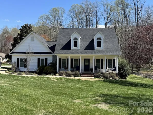 408 Mooreland Dr NE, Conover, NC 28613