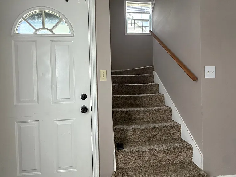 906 S 14th St — Photo 5