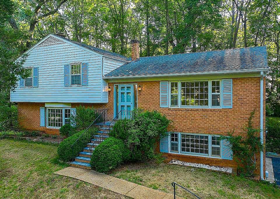 2nd image of 2405 Kerry Ln
