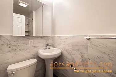 Rented by aptsandlofts.com