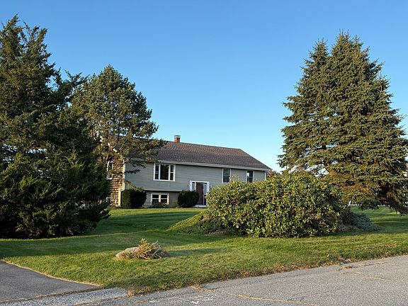 3rd image of 155 Center View Dr