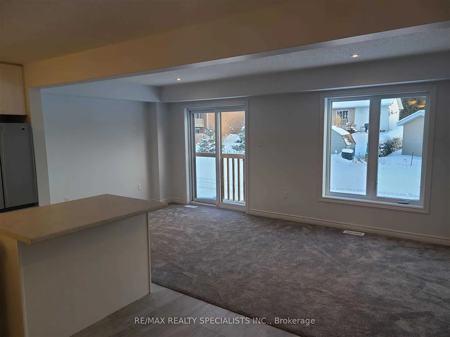 3 bed, $2,300 — Photo 2