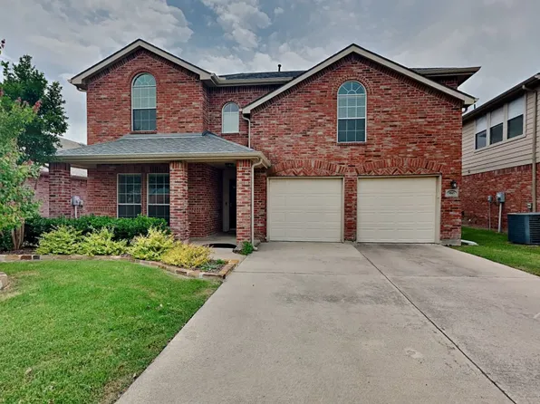 9045 Trail Blazer Dr, Fort Worth, TX 76131