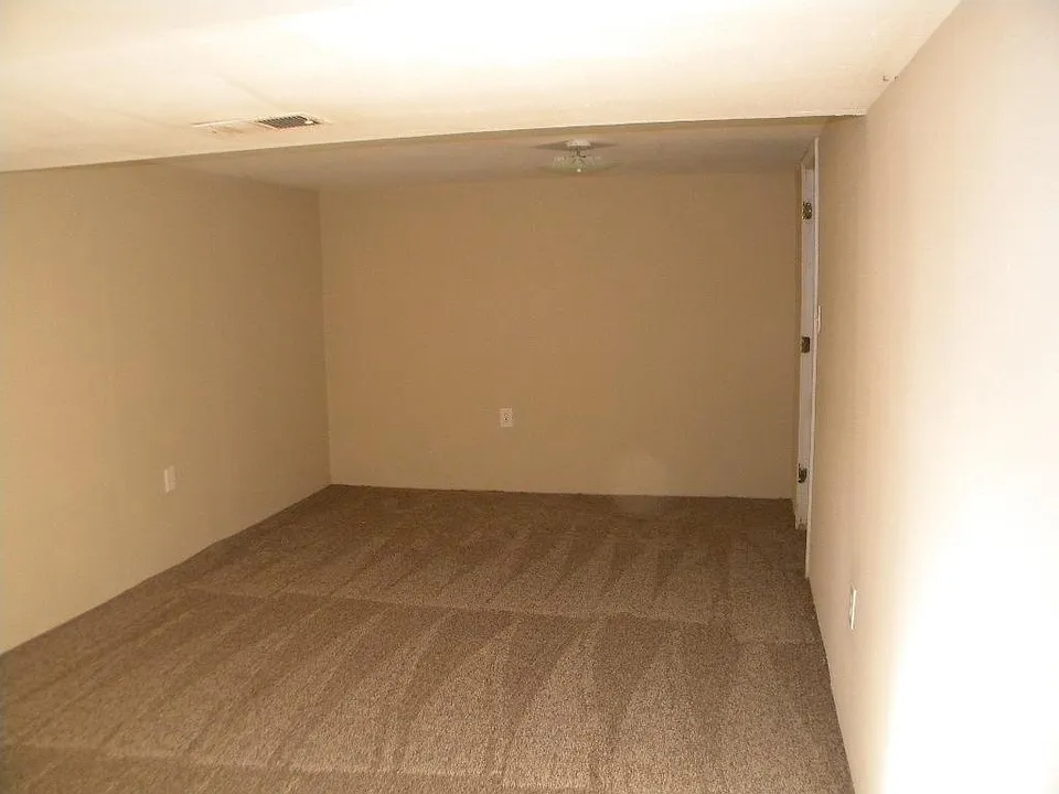 LL Non Conforming Bedroom