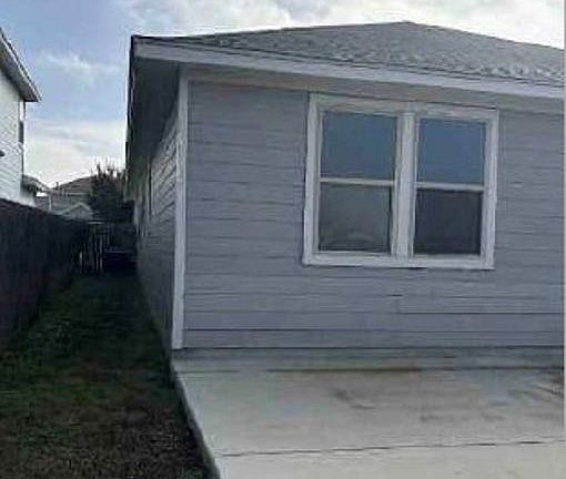 3rd image of 374 Triumph Rd