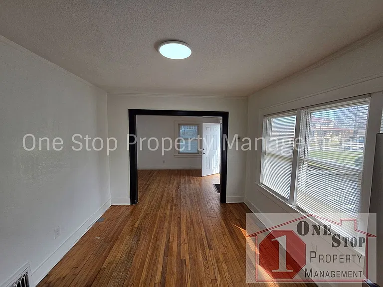 1813 E 85th St — Photo 7