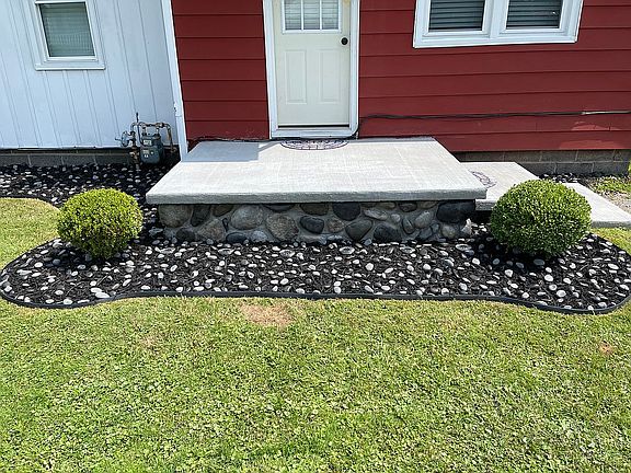 5th image of 12762 Brooks Ave