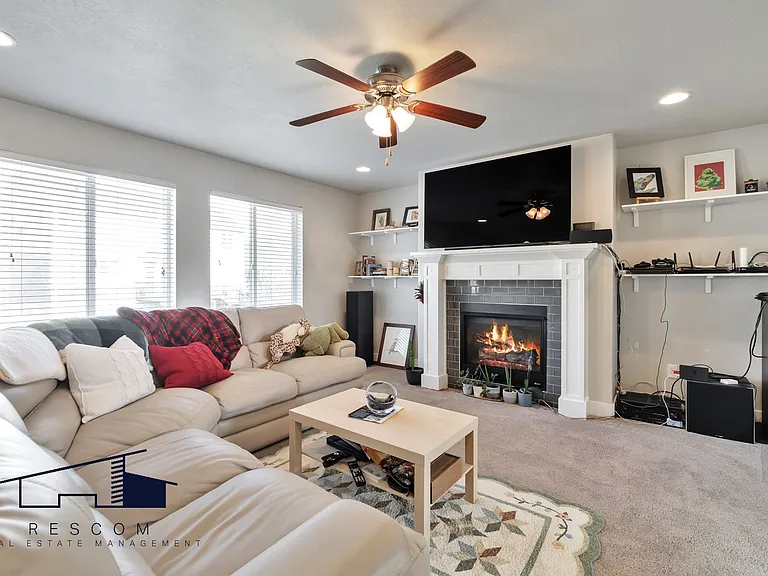 1439 S Dunbar Ln — Photo 4