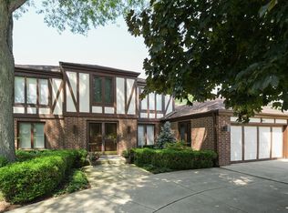 1920 Greenview Rd, Northbrook, IL 60062