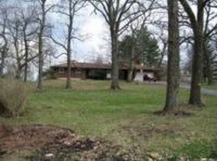 2818 Red Barn Rd, Crystal Lake, IL 60012
