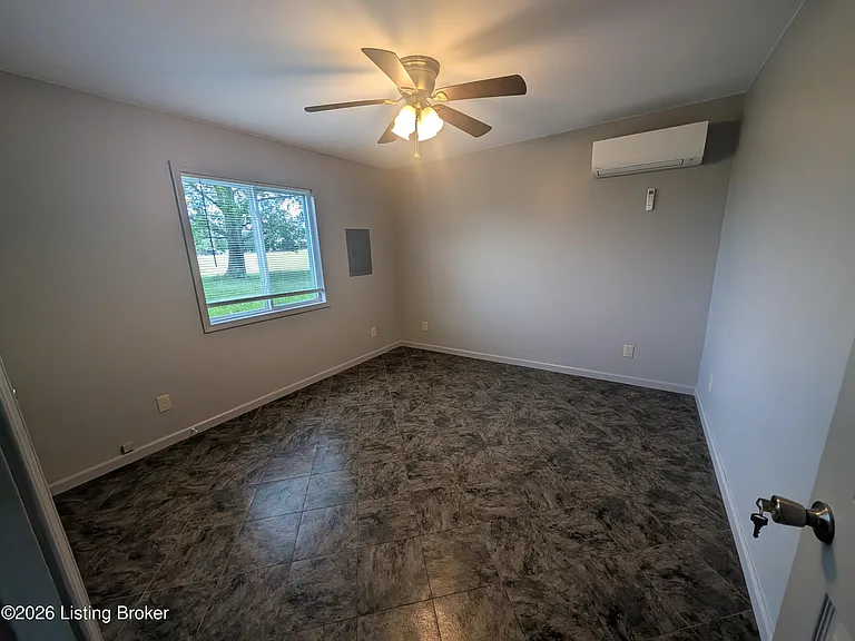 2604 E Buckeye Ln — Photo 8