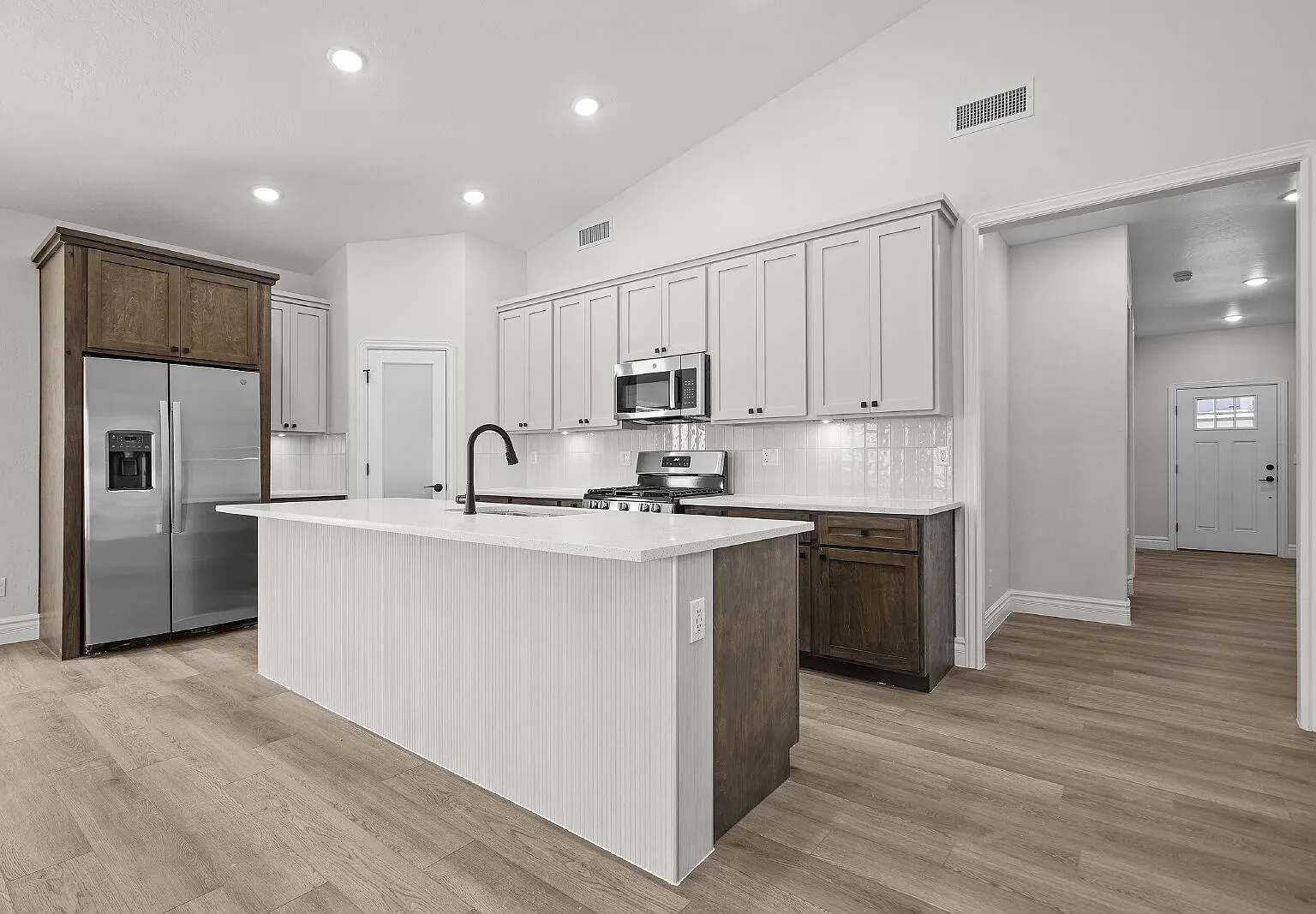 4 bed, 2.0 bath, $2,200 — Photo 1