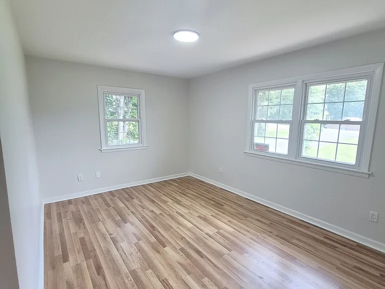 200 Wellview Dr — Photo 15