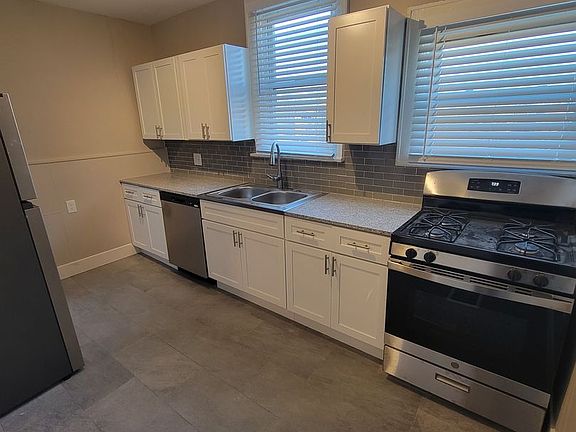 4th image of 1127-1133 McNeilly Ave #1127