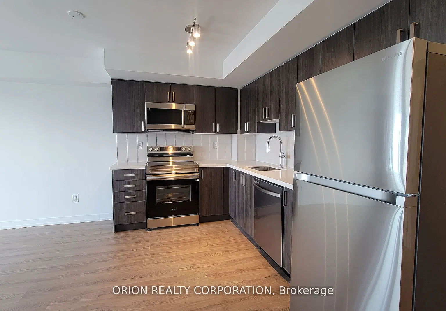1435 Celebration Dr — Photo 1