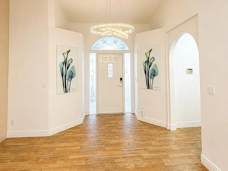 1716 Pierce Dr — Photo 2
