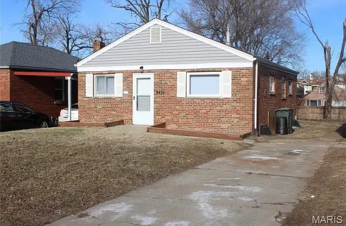 4475 N Taylor Ave Photo 1