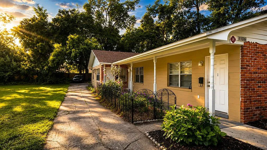 1 bed, 1.0 bath, 1696 sqft, $1,300 — Photo 2