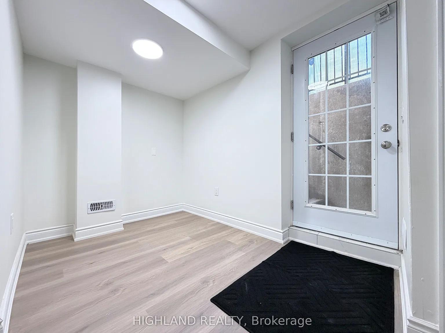 2 bed, $1,800 — Photo 4