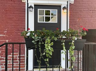 22 Glen St, Rensselaer, NY 12144