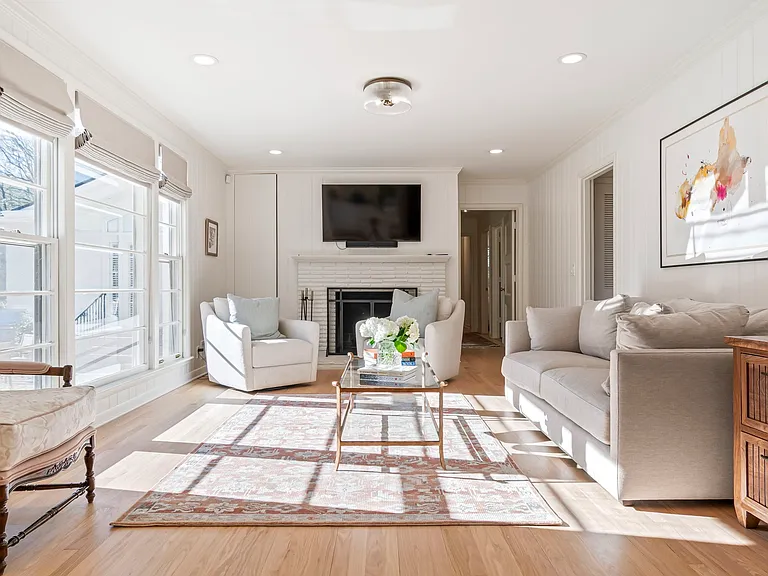 1209 Tyne Blvd — Photo 14