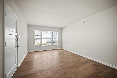 1628 S Saint Andrews Pl #1 Photo 1