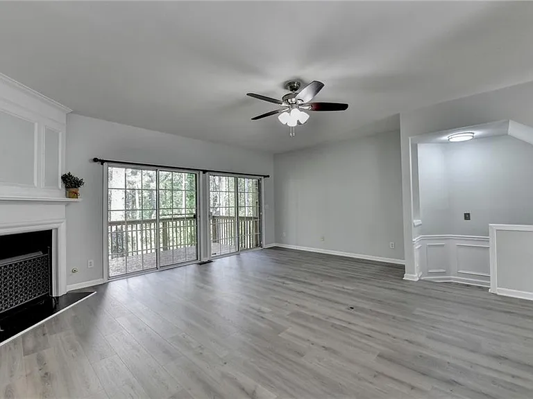 3977 Howell Park Rd — Photo 10