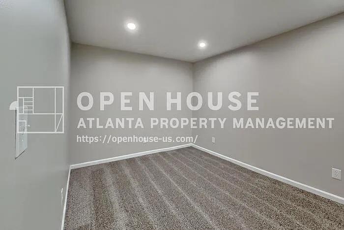 620 Gregory Manor Dr SW — Photo 13