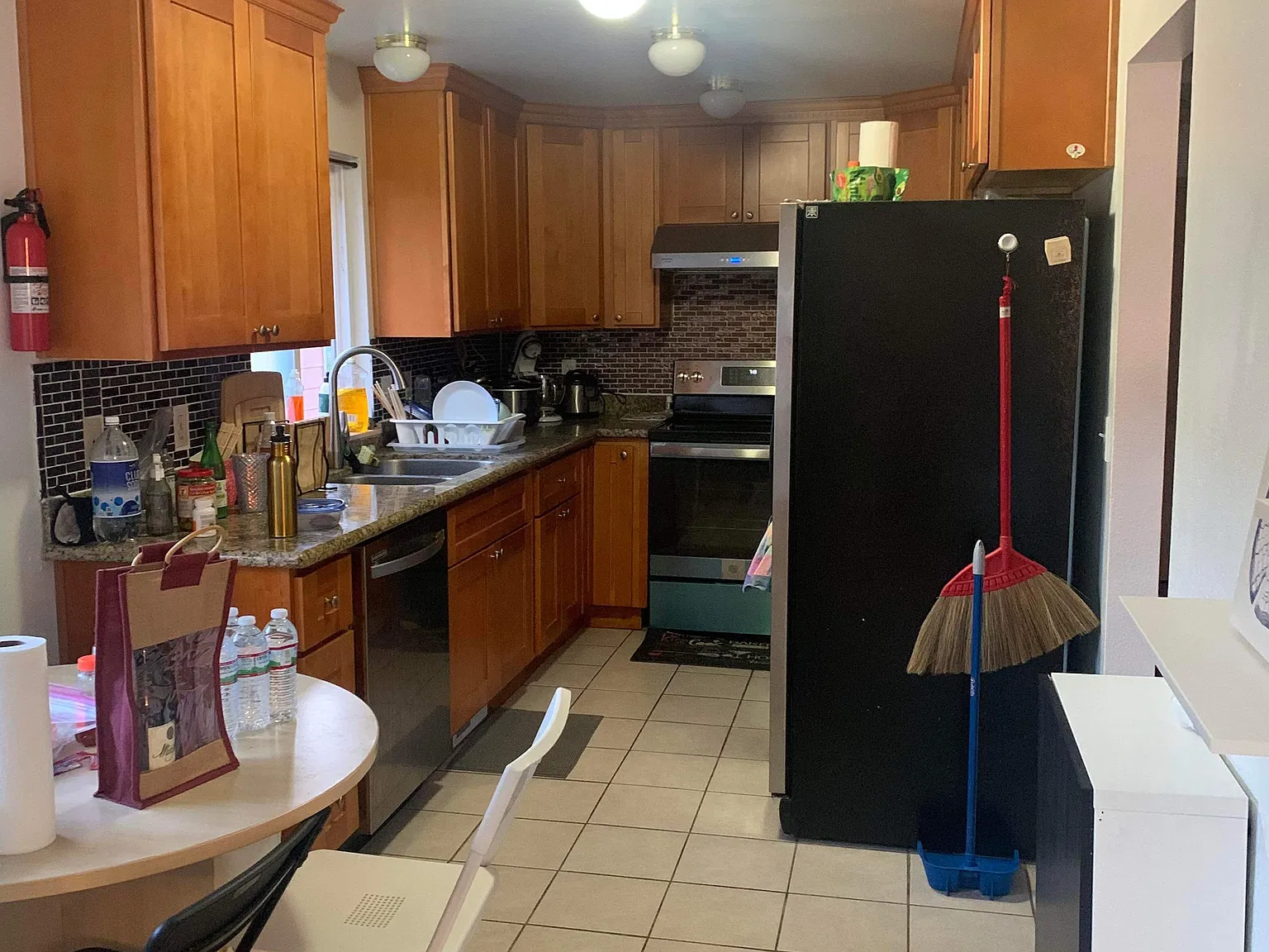 5 bed, 1810 sqft, $780 — Photo 4