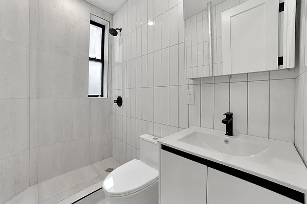 Rented by Empire City Real Estate LLC | media 34