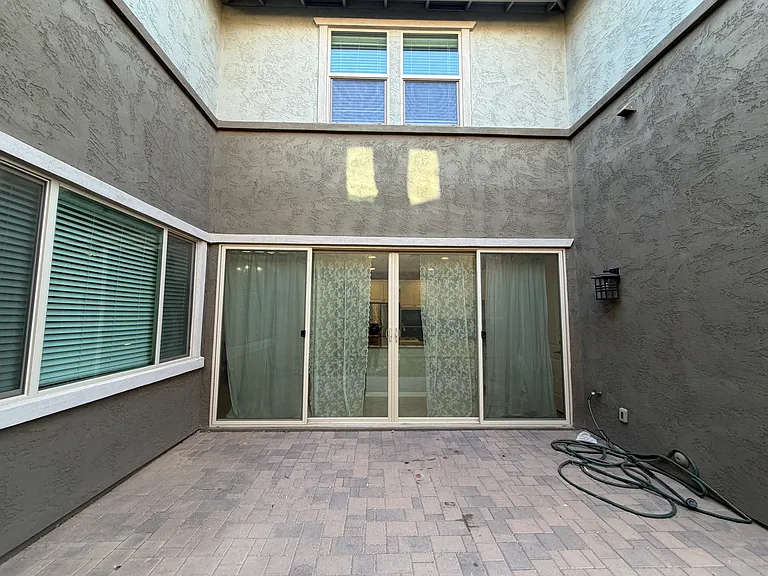 4138 E Jones St — Photo 25