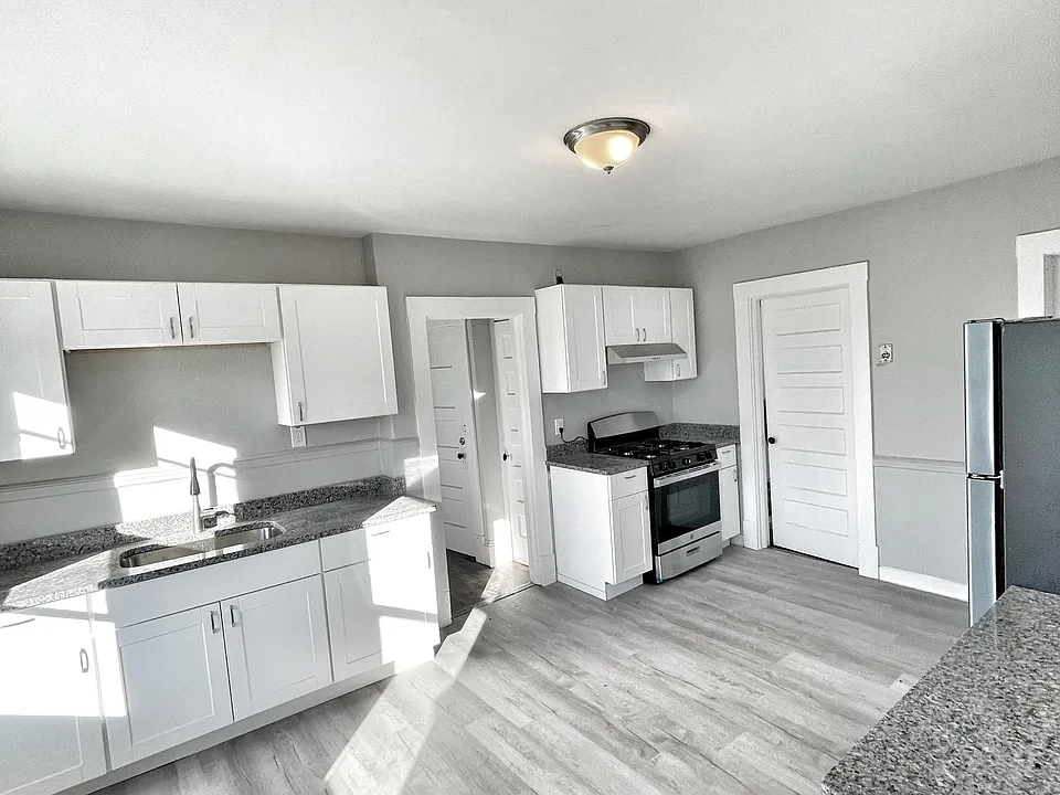 3 Ellis St #1