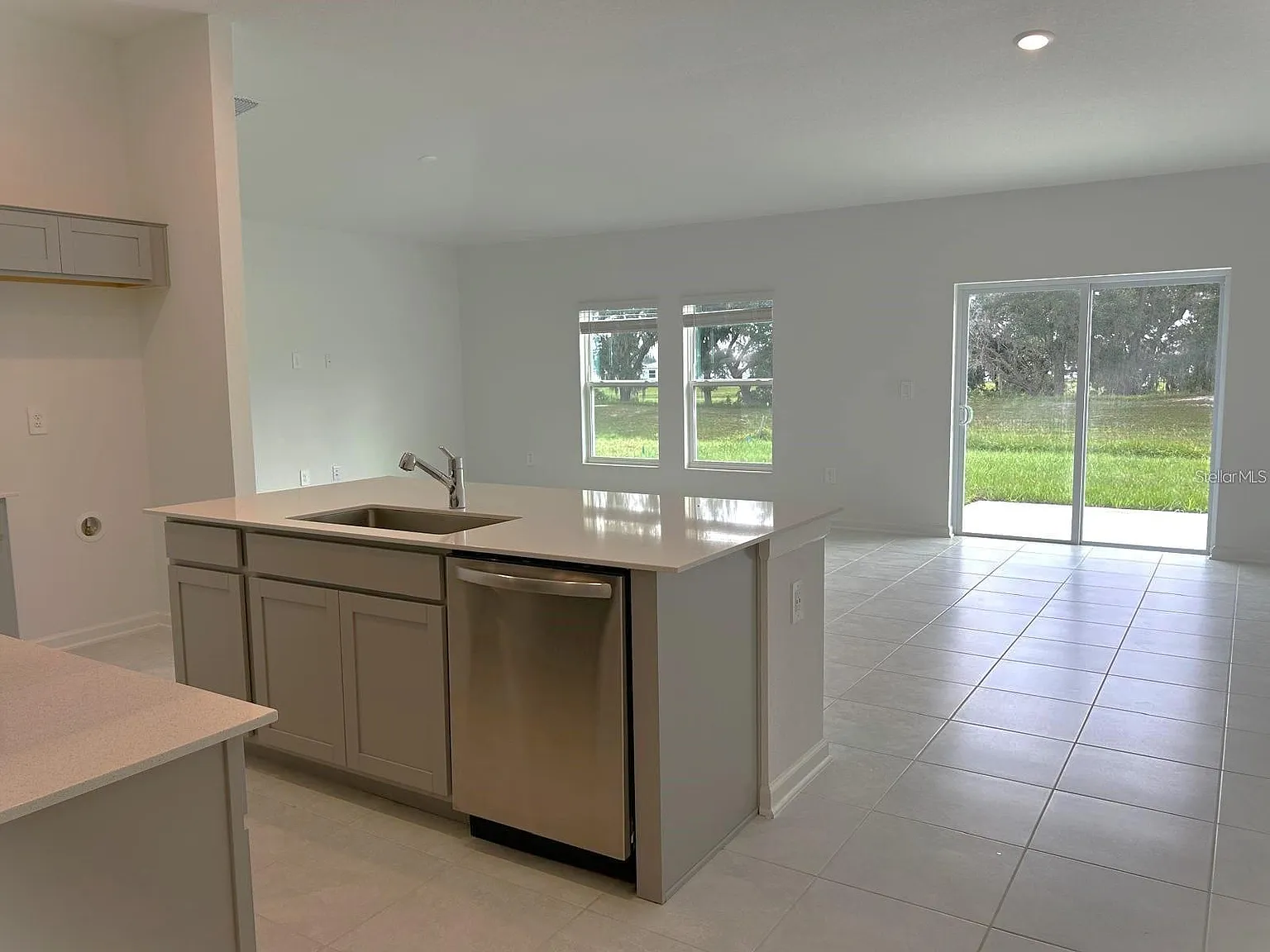 3 bed, 2.0 bath, 1555 sqft, $1,850 — Photo 4